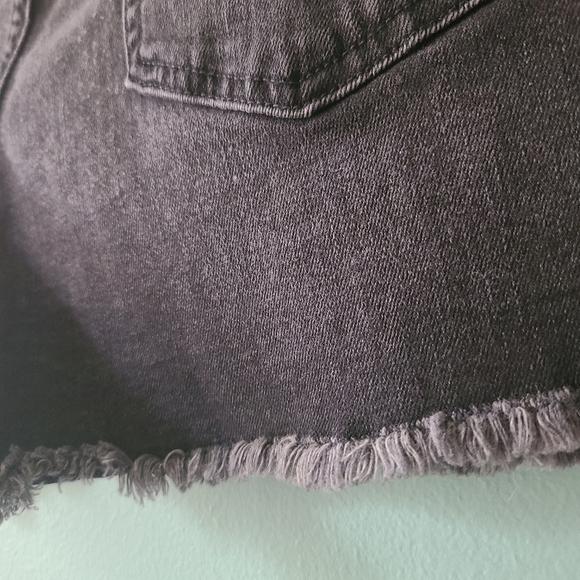 Tommy Hilfiger Distressed Black Denim Jean Shorts Size 8 - Picture 6 of 8